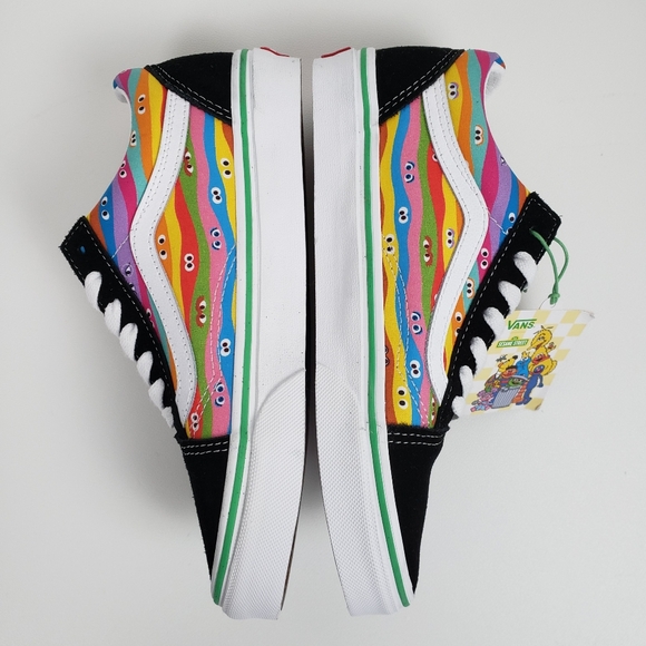 Vans x Sesame Street Old Skool Sneakers LE Rainbow Stripes 6.5 Women (5 Men) - Picture 7 of 13